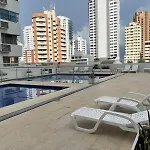 Disfruta el mar, apartamento moderno, familiar y bien ubicado